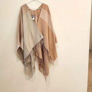 Soia and kyo poncho size one size fit all